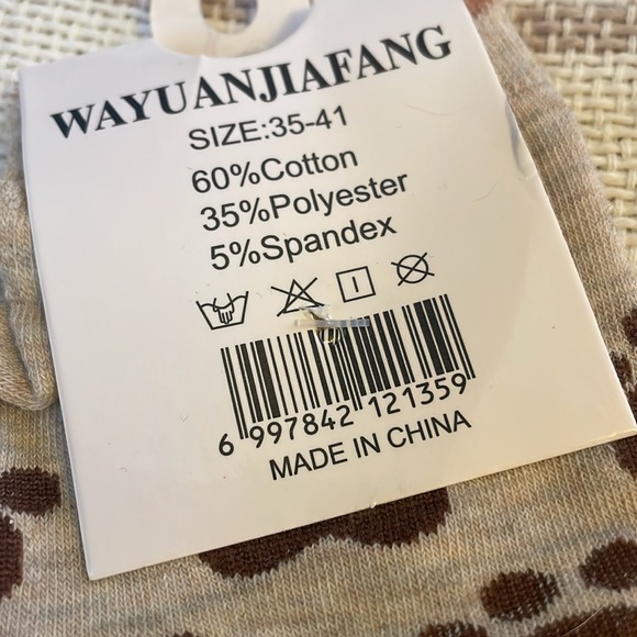 NWT cat socks - Picture 3 of 3